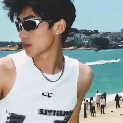 苍傲玉